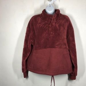 In Motion red fleece pullover size large